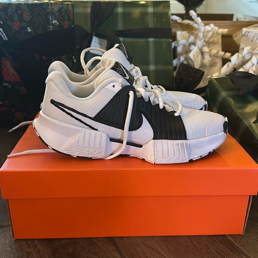 Nike Zoom Challenge Pickleball Shoes Size 9.5